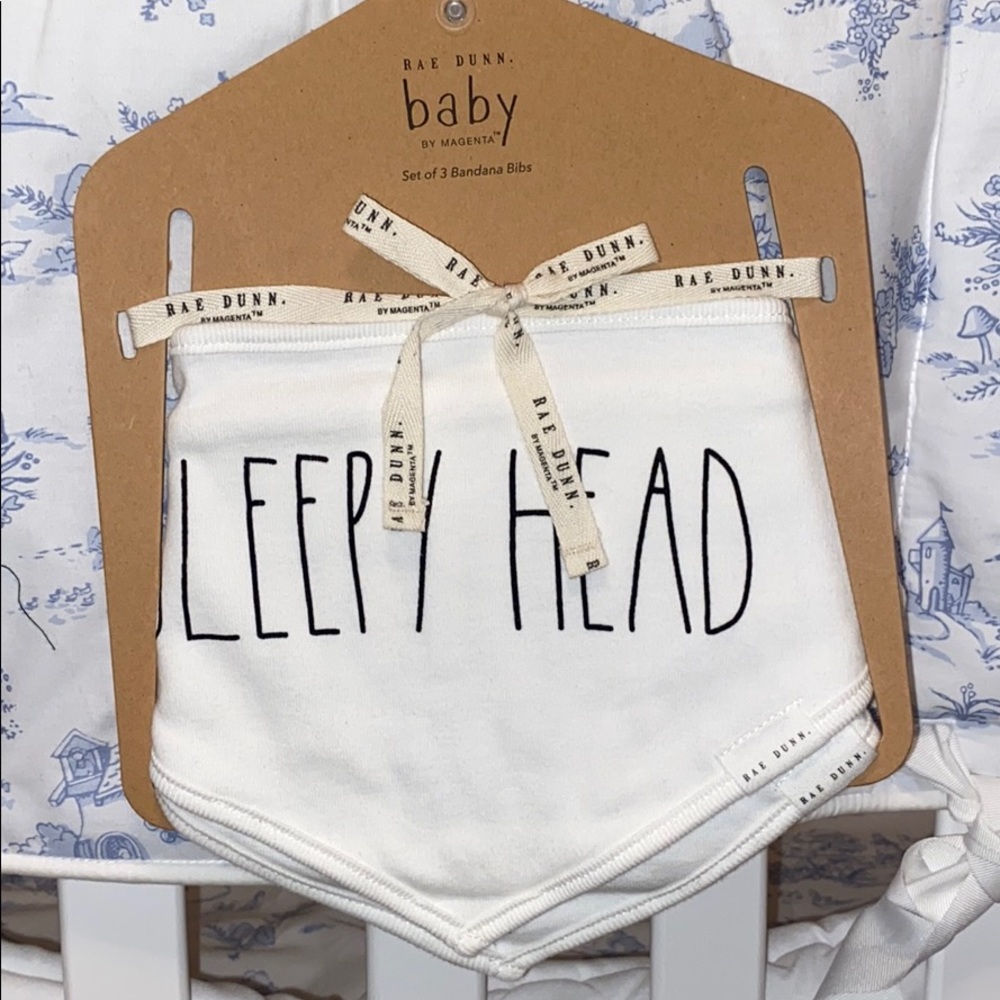 RAE 🤍DUNN BANDANA BIBS